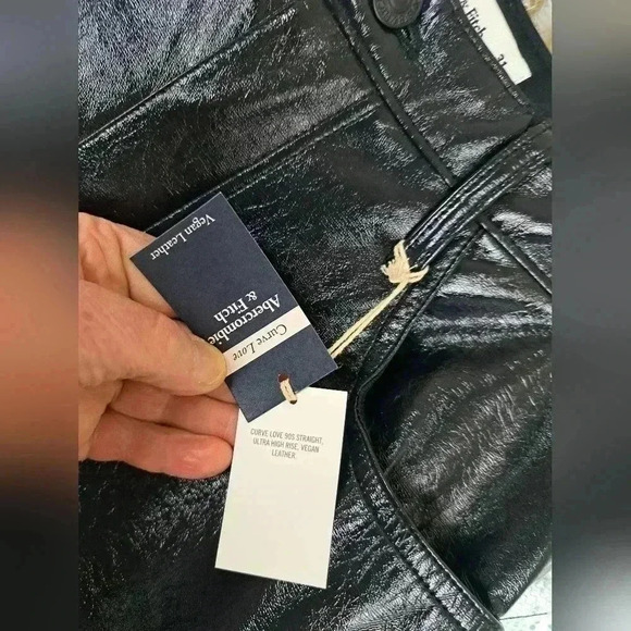 Abercrombie & Fitch Vegan Leather 90s Straight Curve Love Pants Black Size 31 - Picture 11 of 12